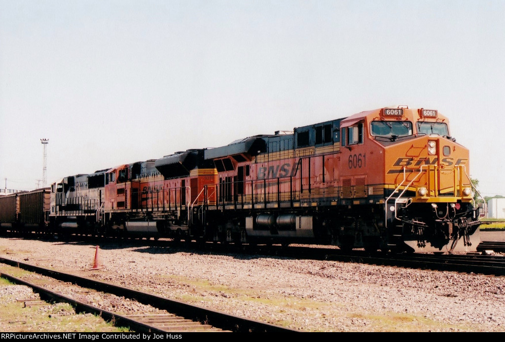 BNSF 6061 East